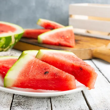 لهذه الأسباب لا تتعجلي تقديم الفواكه لطفلك