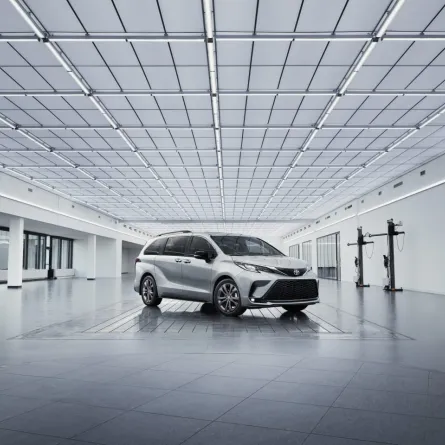 تويوتا سيينا 2023 - اصدار هجين محدود