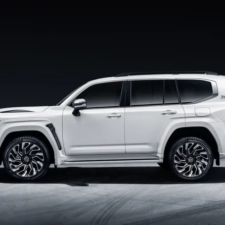 تويوتا لاندكروز 300 الجديدة بتعديلات من "خان"