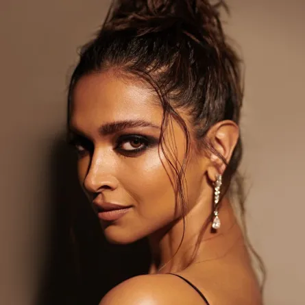 مكياج وتسريحات شعر النجمات في اليوم السابع لمهرجان كان 2022