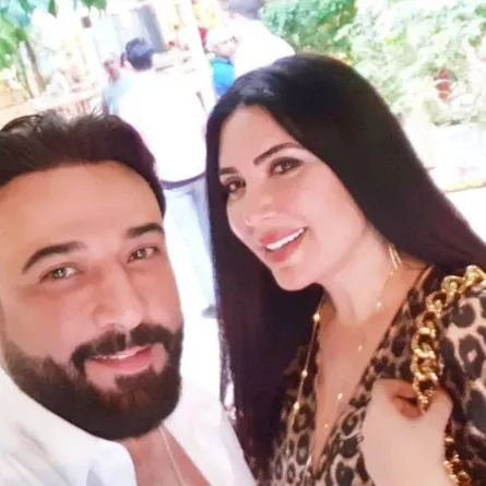 عبير صبري وزوجها أيمن البياع - صورة من حسابها على إنستجرام