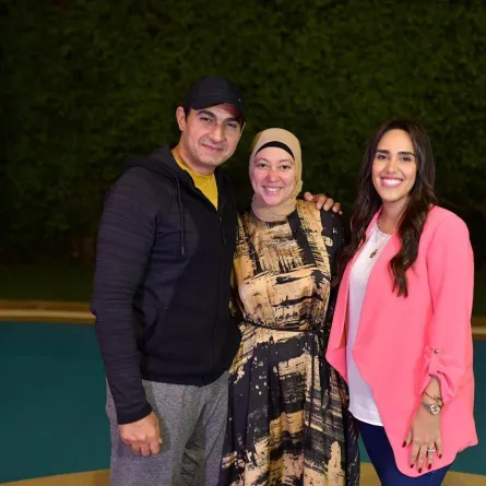 ياسر جلال بصحبة زوجته مع الإعلامية فاطمة مصطفى  - الصورة من حسابها على انستغرام