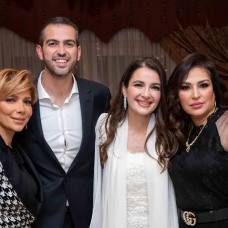 أصالة وابنتها مع أحمد هلال وشقيقته - الصورة من حساب شام الذهبي على انستغرام