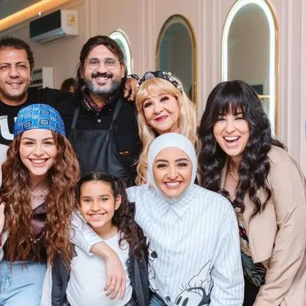 كواليس مسلسل  " مكتوب عليا " - صورة من صفحة الفنان أكرم حسني على موقع " انستغرام"