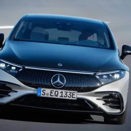 مرسيدس تدخل سوق السيارات الكهربائية بثلاثة طرز EQS SUV