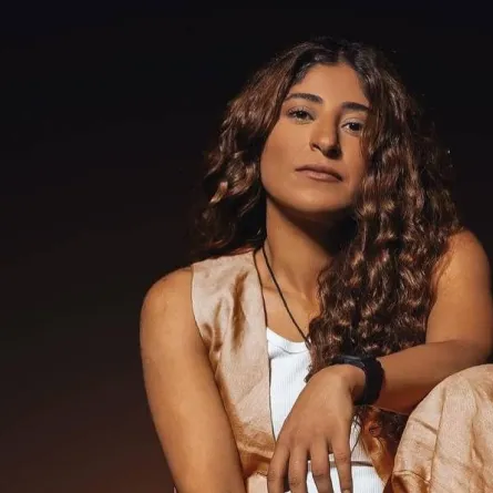 شجون الهاجري - صورة من صفحتها الرسمية على موقع " انستغرام"