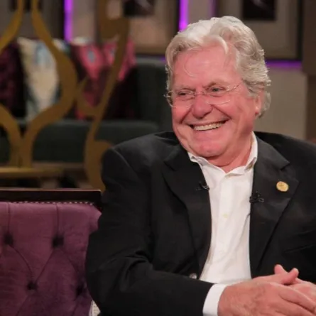 حسين فهمي في صورة من مؤتمر صحفي - الصور من المركز الإعلامي لمهرجان الأقصر