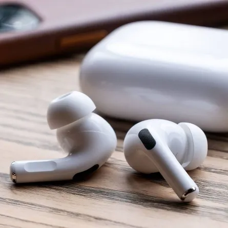  انخفاضا كبيرا.. لسماعات آبل اللاسلكية AirPods الجيل الثاني