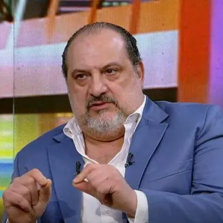 الفنان خالد الصاوي خلال لقائه في برنامج " التاسعة"- لقطة شاشة من القناة الأولى المصرية