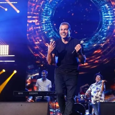 الفنان عمرو دياب- صورة من حسابه الرسمي على موقع " انستغرام" 