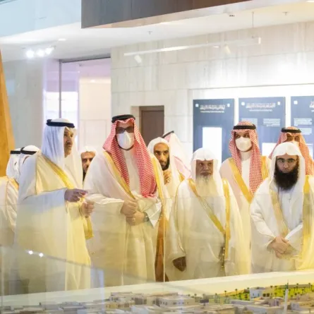 أمير منطقة المدينة المنورة يفتتح معرض عمارة المسجد النبوي