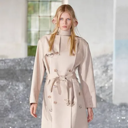 صيحة المونوكروم في مجموعات ربيع وصيف 2022 