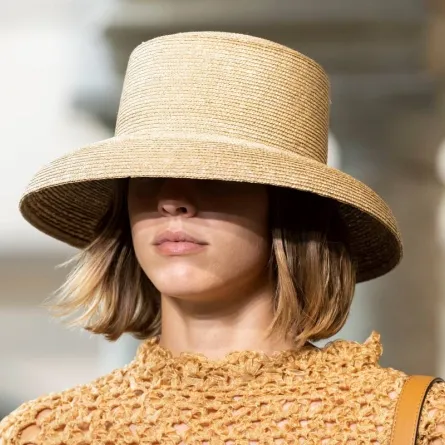 قبعات القش إكسسوار صيفي بامتياز