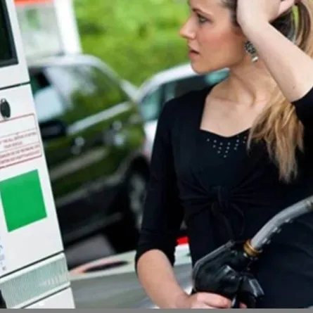 ماذا يحدث عند تزويد سيارة البنزين بالديزل؟