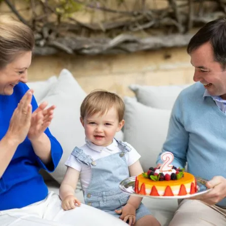 الأمير تشارلز يُكمل عامه الثاني- الصورة من موقع Royal Central