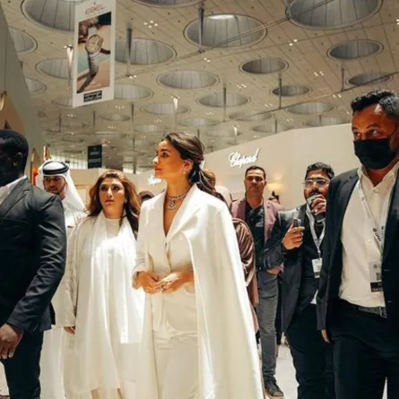 عليا بهات في المعرض- الصورة من حسابها على إنستغرام