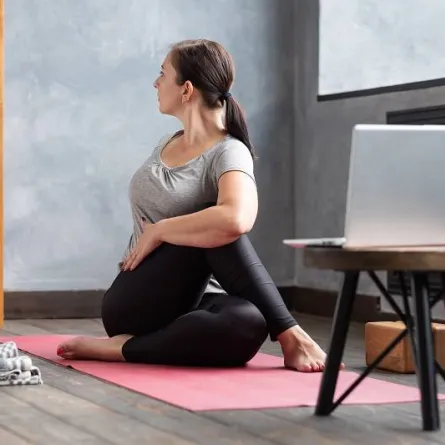 تمارين للتخلص من آلام الرقبة والكتف