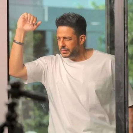 كواليس أغنية جمالها استثنائي - صوة من صفحة الفنان محمد حماقي على موقع " انستغرام"