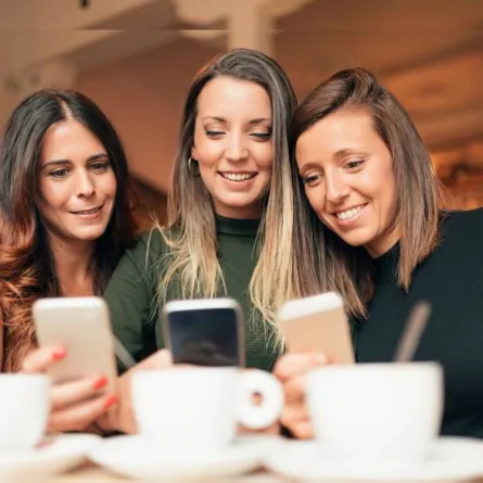 التواصل مع العائلة