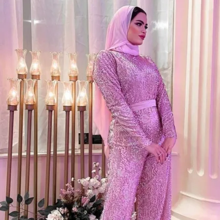 ملابس مزينة بالترتر للمحجبات