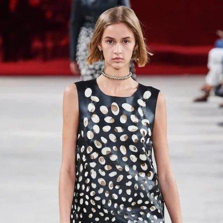 الأزياء الجلدية في فصل الصيف