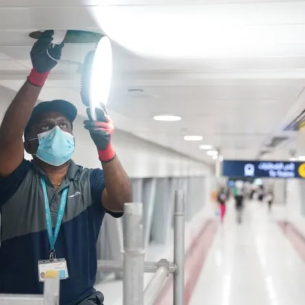 طرق دبي تطلق مبادرات لترشيد الطاقة - الصورة من وام