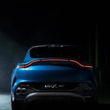 مواصفات أستون مارتن DBX707 موديل 2022