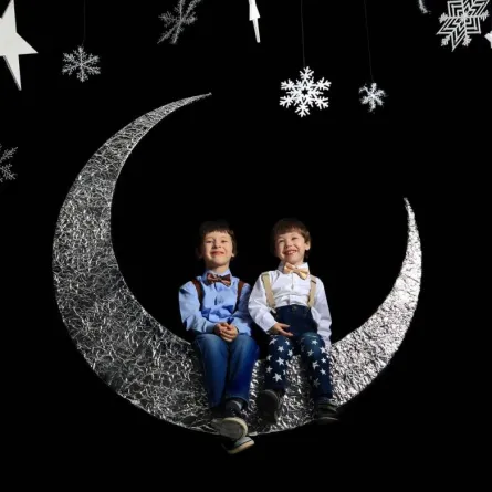 صورة لطفلين توأم