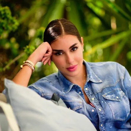 ياسمين صبري بثاني ظهور لها بعد الطلاق: جلسة تدريبات رياضية أمام البحر