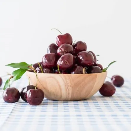 فوائد الكرز الأحمر للنساء خصوصاً بعد الخمسين