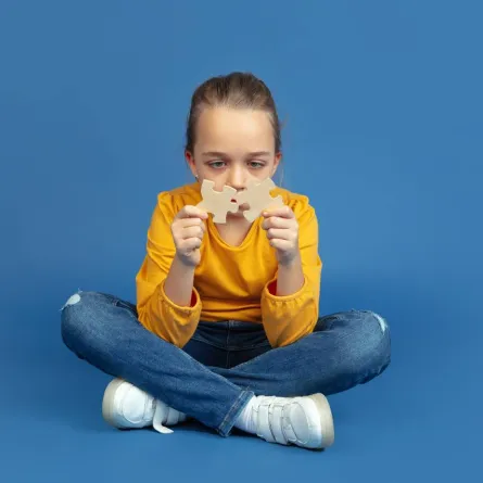 صورة لطفلة مصابة بالتوحد