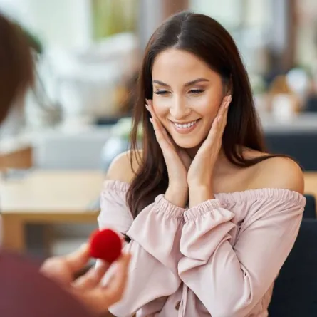 لماذا نقع في الحب من أول نظرة