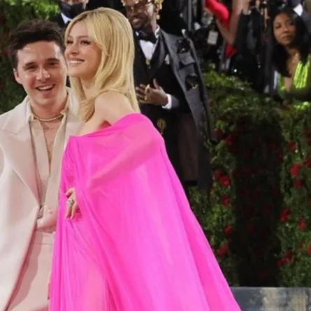 بروكلين بيكهام وزوجته نيكولا بيلتز- الصورة من حساب بروكلين على إنستغرام