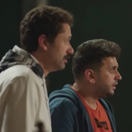 مصطفى خاطر وكريم محمود عبد العزيز من كواليس مسلسل " البيت بيتي" - الصورة من صفحة منصة شاهد على موقع " انستغرام"