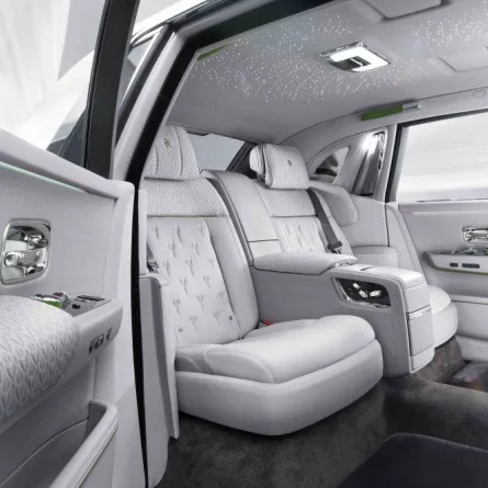 رولزرويس فانتوم 2023