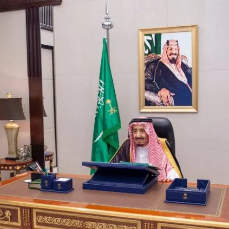 مجلس الوزراء يعقد جلسته عبر الاتصال المرئي برئاسة خادم الحرمين الشريفين - الصورة من "واس"