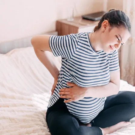 صورة لحامل تعاني من آلام المرارة