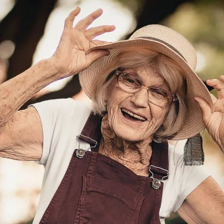 امرأة معمرة 