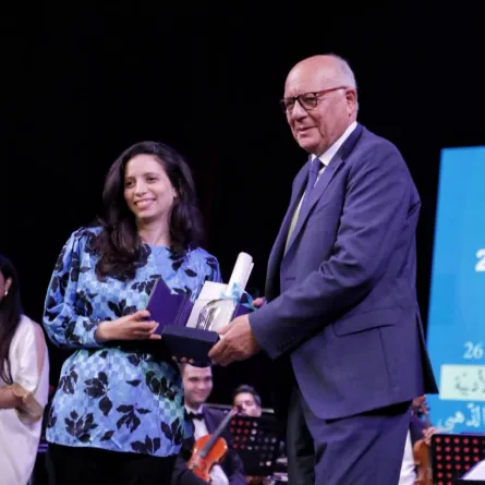 سلمى اليانقي الفائزة  بجائزة  لجنة  التحكيم  الصورة من حساب  وزارة  الثقافة