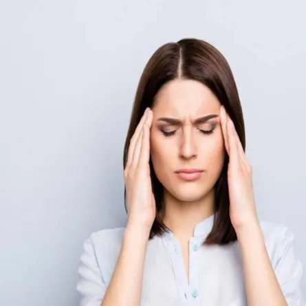 صورة لحامل تعاني من الصداع