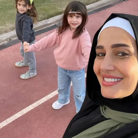 حلا شيحة بصحة ابنتيها - صورة من صفحتها على " انستغرام"