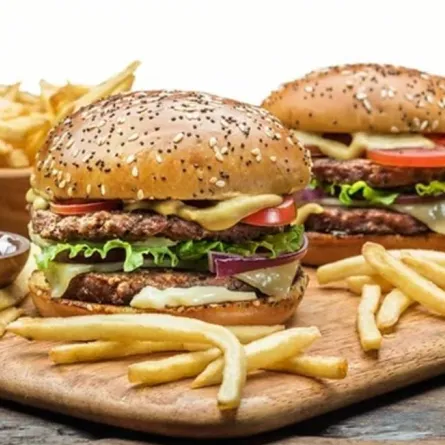 بمناسبة اليوم العالمي للهامبرجر  .. أكلة كل الطبقات