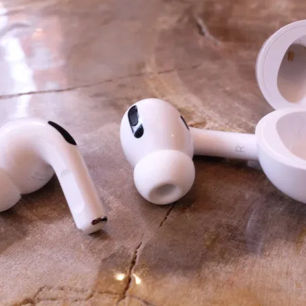  تمكنك من تتبع AirPods المسروقة.. تعرف على ميزة Find My