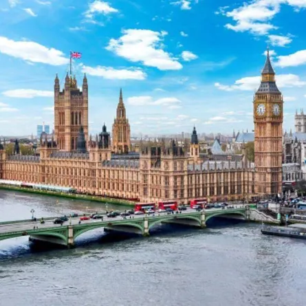 السفارة البريطانية بالسعودية: الإعفاء الإلكتروني لتأشيرة دخول بريطانيا لا يشمل الطلاب