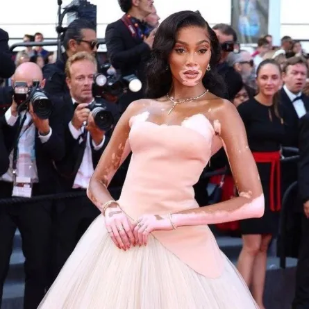 إطلالات عارضات الأزياء في مهرجان كان- الصورة من حساب ويني هارلو على إنستغرام