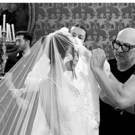 كورتني كارداشيان بفستان الزفاف