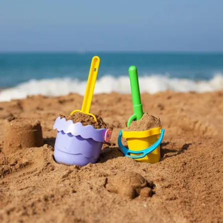 فوائد اللعب بالرمل للطفل