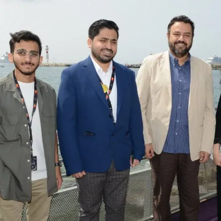 المخرحة رنيم المهندس والمخرج منصور البدران وسعد طحطيح- الصورة من حساب إثراء على تويتر