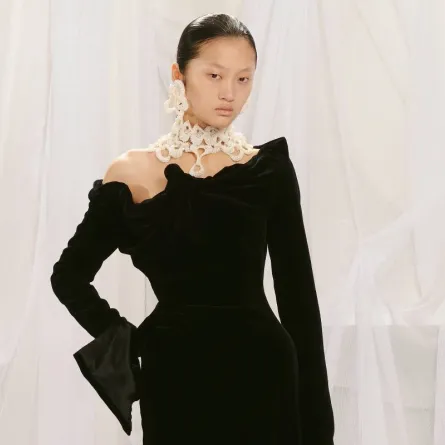 فساتين سهرة باللون الأسود