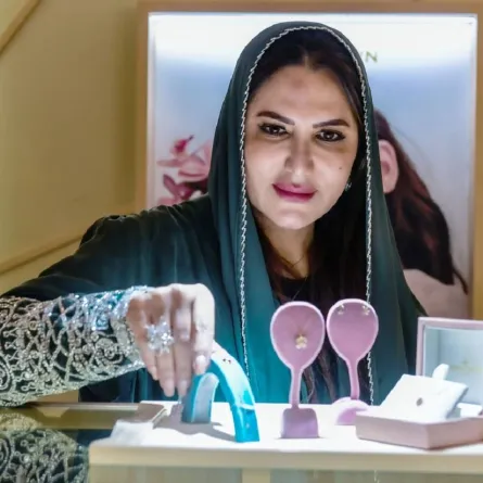 مصممة ومؤسسة علامة baby crown